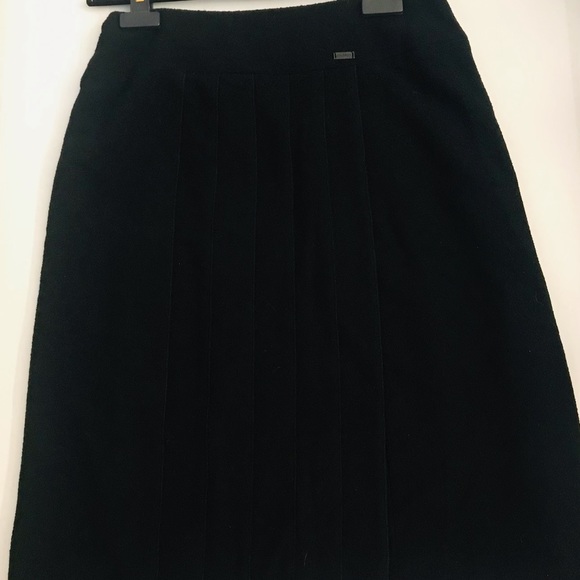 CHANEL Classic Pleated Skirt. - Picture 1 of 10